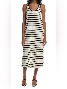 Pomander Place
Women's Jax Midi Dress